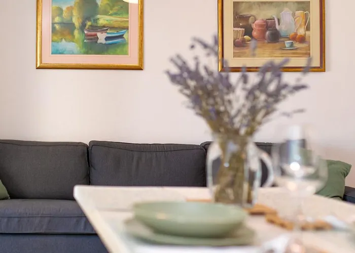 Apartament Cesarica *