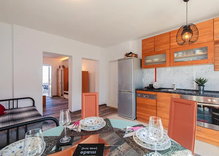 Apartament Cesarica *