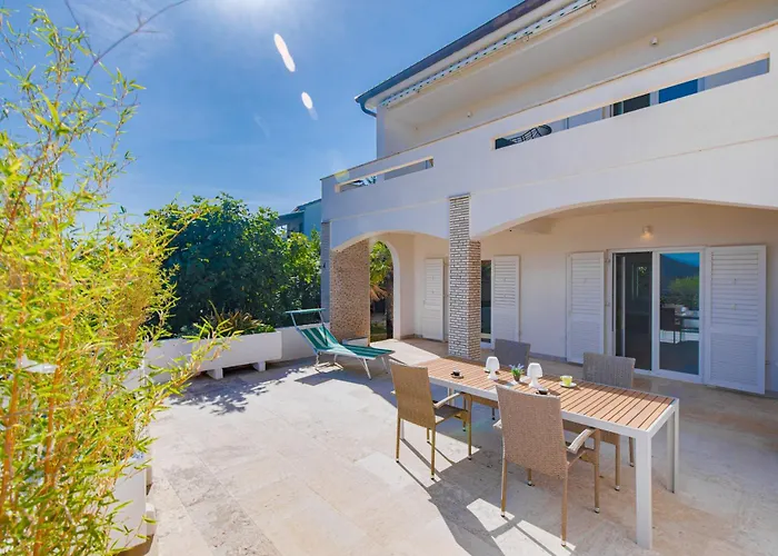 Cesarica Apartament Krk Town