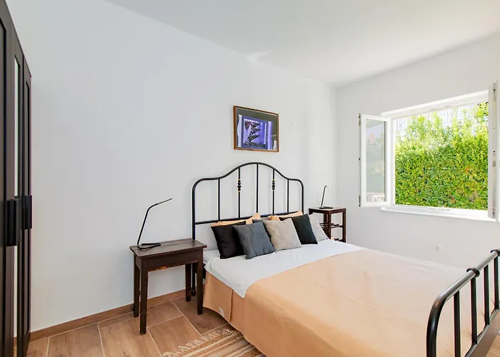 Apartament Cesarica *